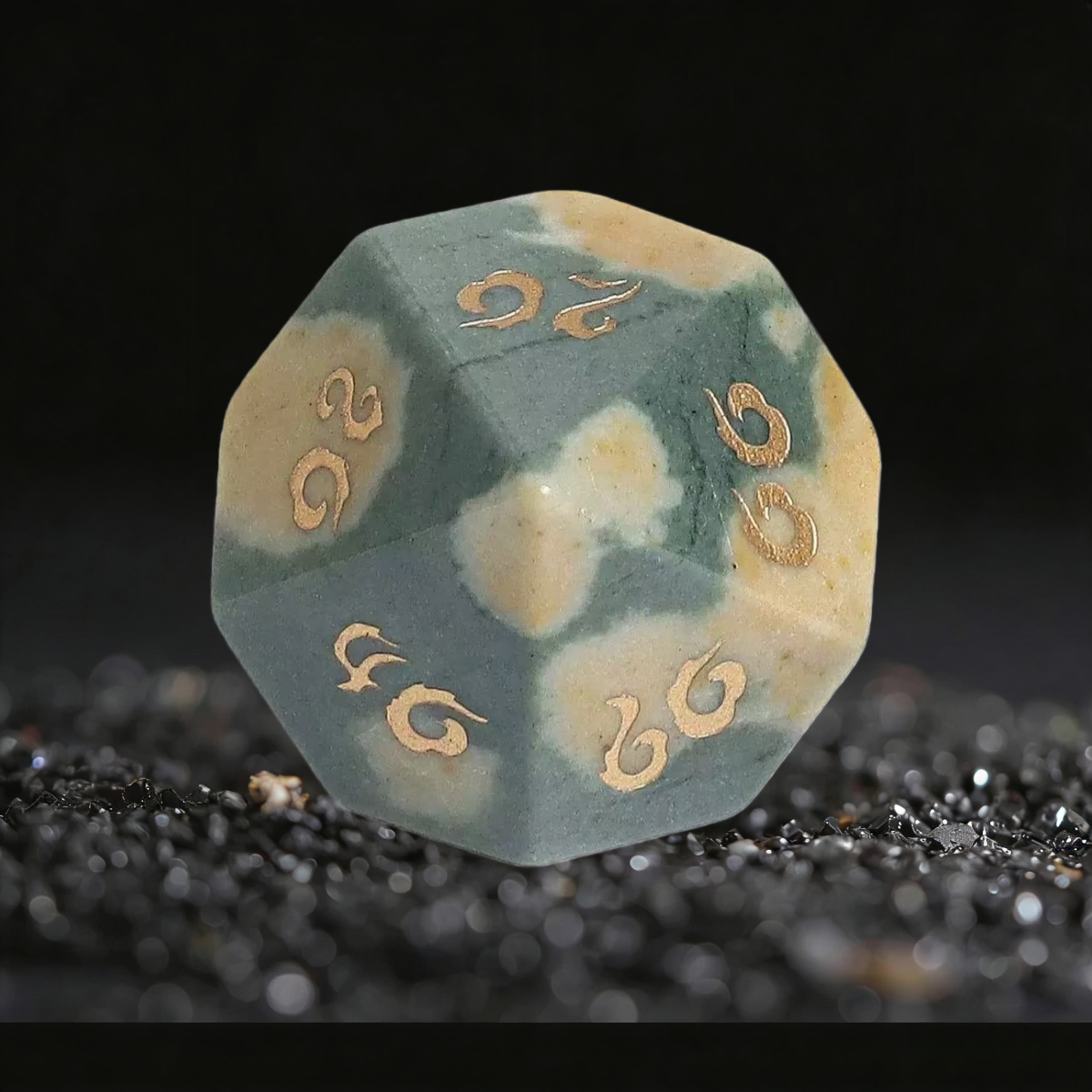 DIEACE D&D Natural Plum Blossom Green Gemstone Engraved Dice Set